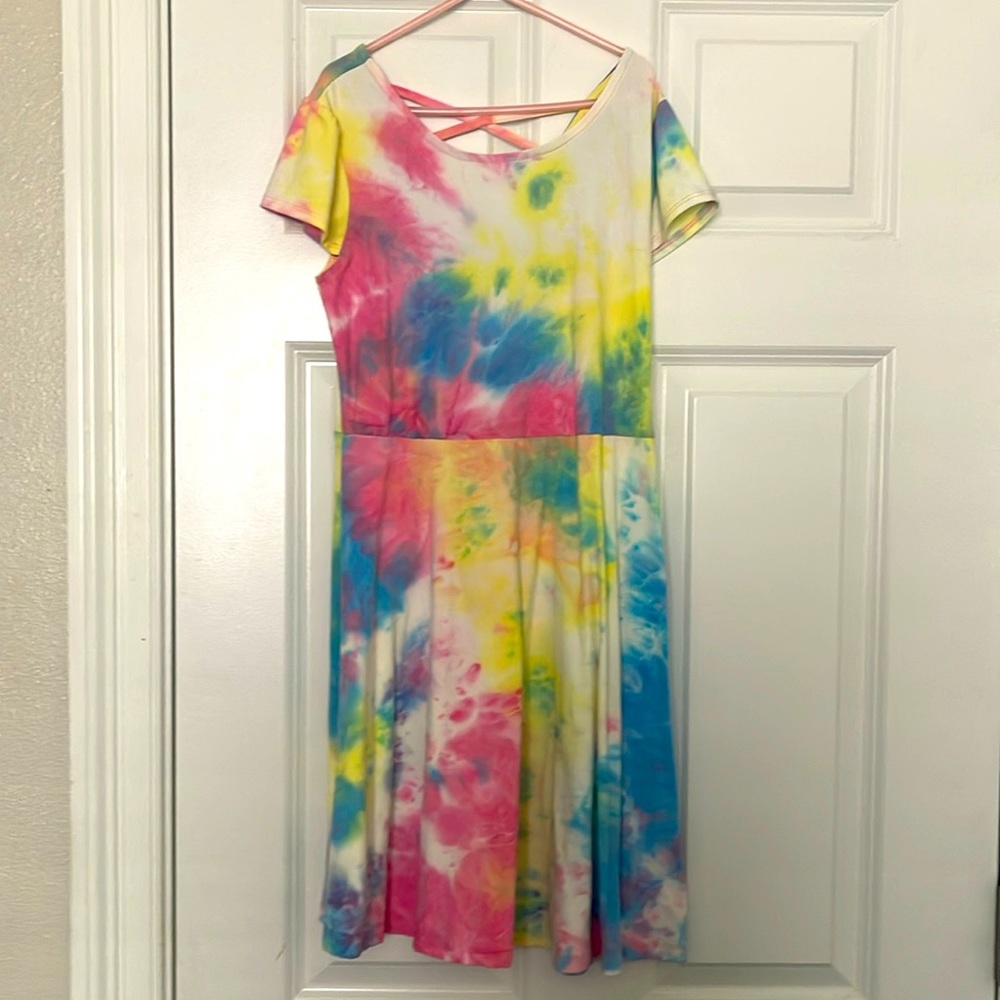 Perfect spring/summer dress for a little girl. Size 12-14